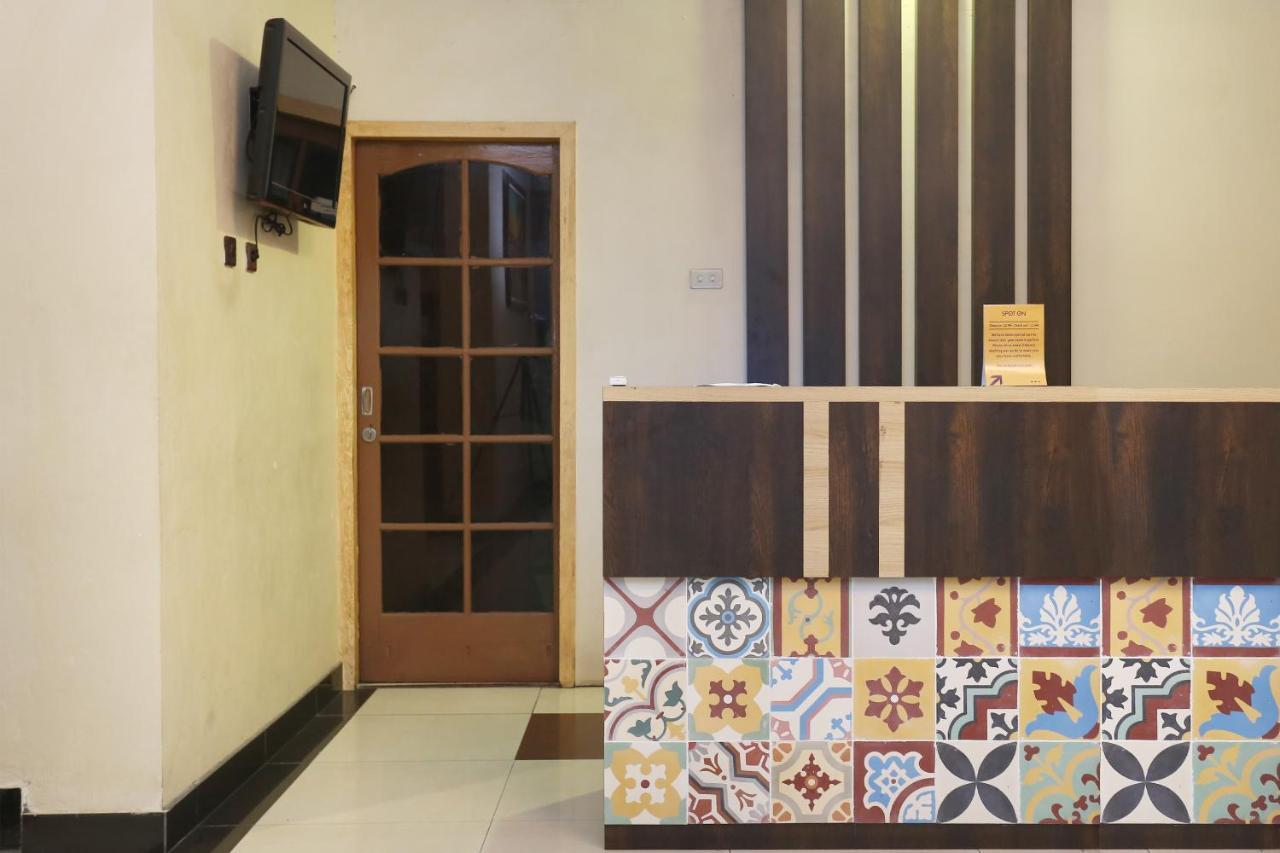 Spot On 2358 Aster Homestay Melati Exterior photo